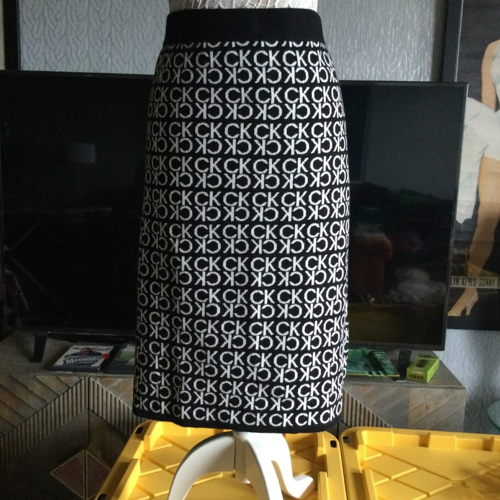 Calvin Klein Monogram Black and White Pencil Skirt XL
